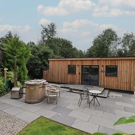 بيت للعطل The Gardener's Retreat *