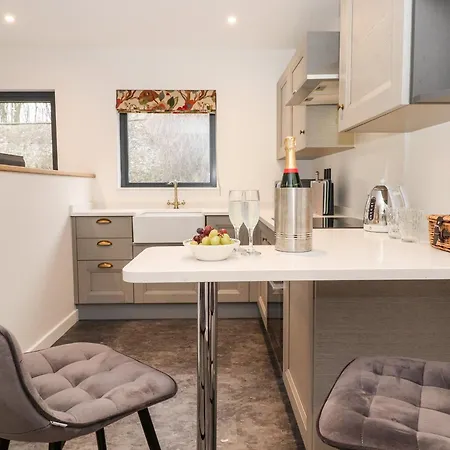 The Gardener's Retreat Semesterbostad Penrith